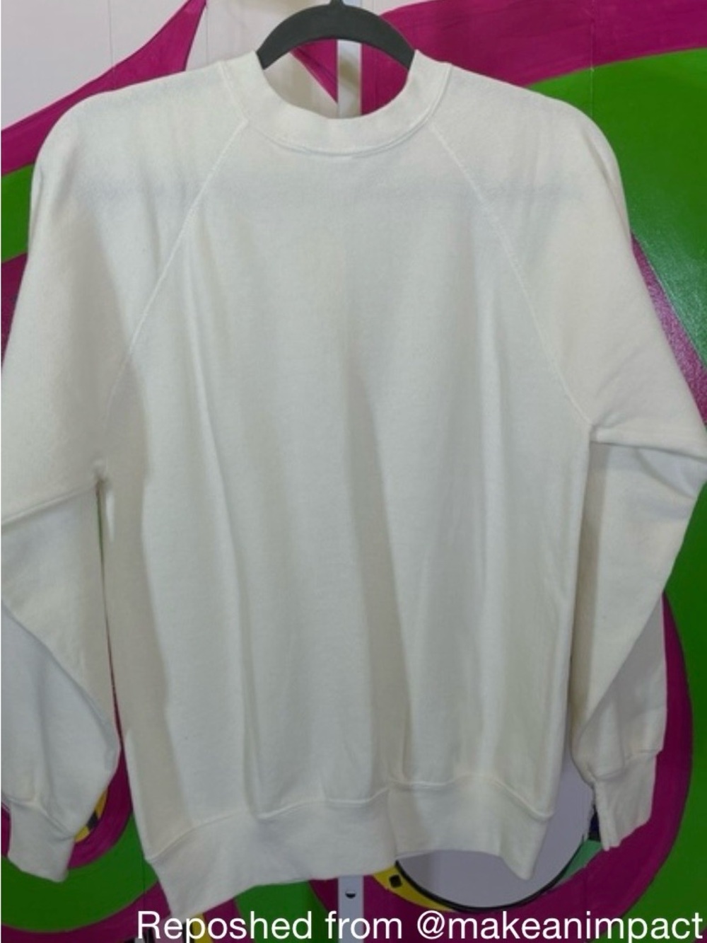 Vintage 80s White Crewneck Sweatshirt. Size small.